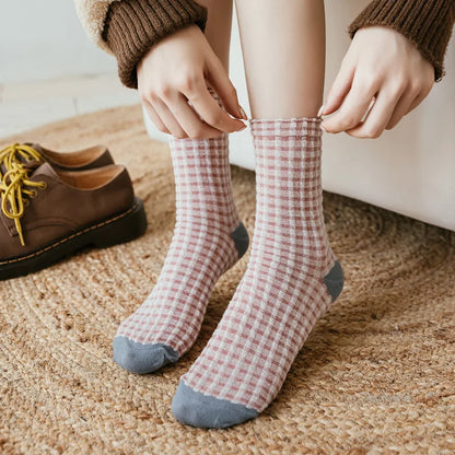 1Pair Fashion Elegant Harajuku Woman Floral White Socks Vintage Jacquard Korea Ethnic Cotton Casual Cute Girls Funny Brown Sox
